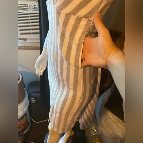 Eshakti dress - Picture 2 of 7